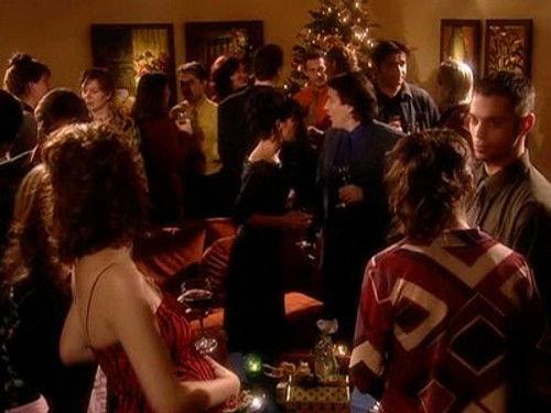 Un gars, une fille Season 6 Episode 11 - La clinique de fertilité - La simplicité volontaire 1 - Noël au bureau