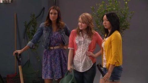 Melissa & Joey Season 1 Episode 17 - Toledo's Next Top Model