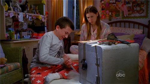 The Middle Season 4 Episode 7 - The Safe