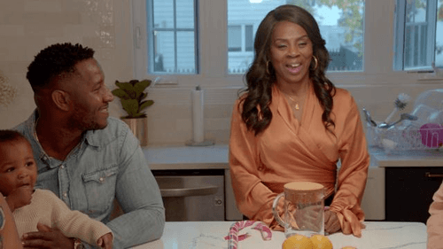 Holiday Home Makeover with Mr. Christmas Season 1 Episode 2 - Small Town, Big Christmas