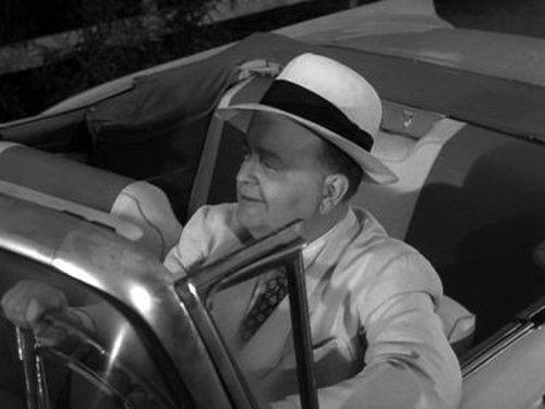 Alfred Hitchcock Presents Season 3 Episode 23 - The Right Kind of House