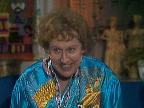 All in the Family Season 3 Episode 17 - Archie Goes Too Far