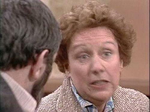 All in the Family Season 8 Episode 18 - Love Comes to the Butcher