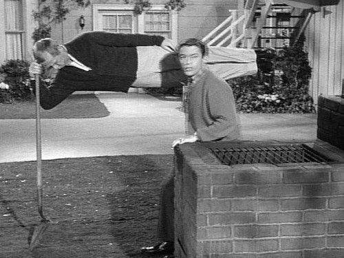 My Favorite Martian Season 1 Episode 17 - Going, Going, Gone