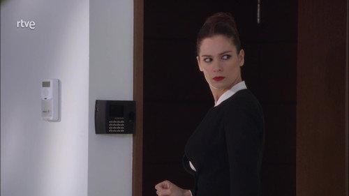 Los misterios de Laura Season 3 Episode 9 - The mystery of the spy who spoke too much