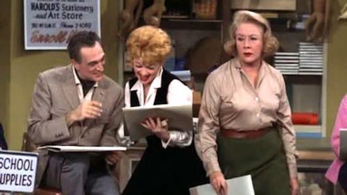 The Lucy Show Season 2 Episode 15 - Lucy Goes to Art Class