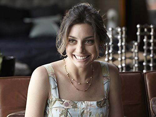 O Negocio Season 1 Episode 4 - Overbooking