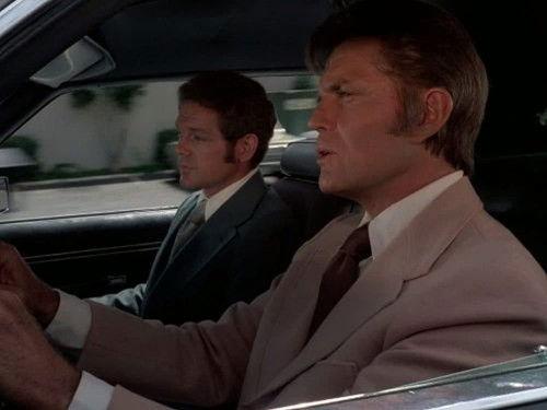 Hawaii Five-O Season 9 Episode 17 - Dealer's Choice -- Blackmail