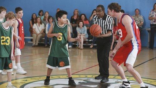 Fresh Off the Boat Season 1 Episode 12 - Dribbling Tiger, Bounce Pass Dragon
