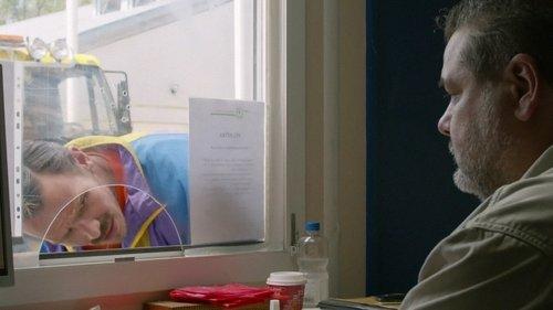 A mi kis falunk Season 3 Episode 16 - The Penalty