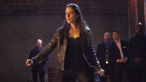 Lost Girl Season 1 Episode 1 - It's a Fae, Fae, Fae, Fae World