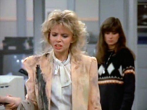 Murphy Brown Season 1 Episode 2 - Devil With a Blue Dress On