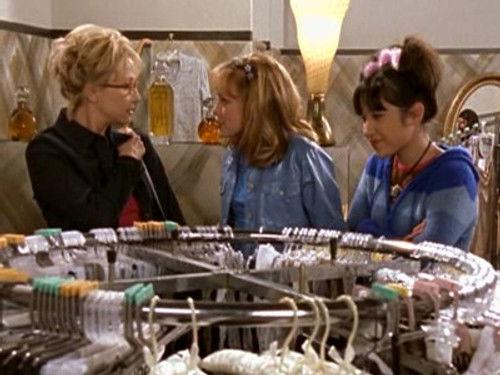 Lizzie McGuire Season 1 Episode 12 - Between a Rock and a Bra Place