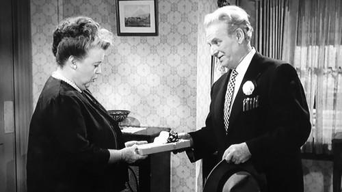 The Andy Griffith Show Season 5 Episode 5 - Aunt Bee's Romance