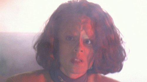 Star Trek: Voyager Season 6 Episode 3 - Barge of the Dead