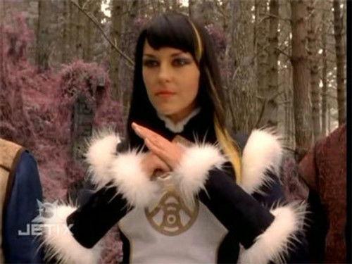 Power Rangers Season 16 Episode 14 - Ghost of a Chance (2)