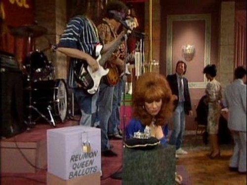 Married... with Children Season 3 Episode 17 - Married... with Prom Queen: The Sequel (2)