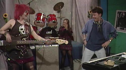 Radio Enfer Season 2 Episode 8 - La journée peace & love