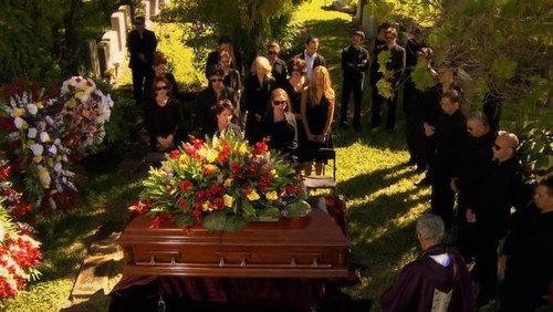 Duenos Del Paraiso Season 1 Episode 8 - Episode 8