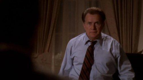 The West Wing Season 2 Episode 18 - 17 People
