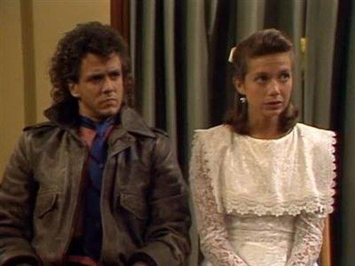 Family Ties Season 5 Episode 6 - Mrs. Wrong  (1)