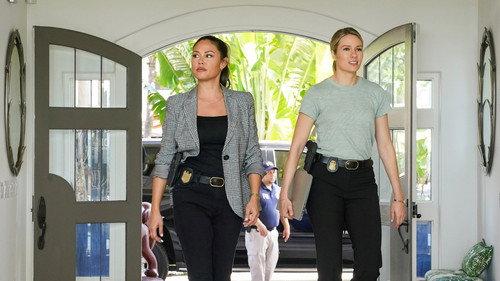 NCIS: Hawaiʻi Season 2 Episode 17 - Money Honey
