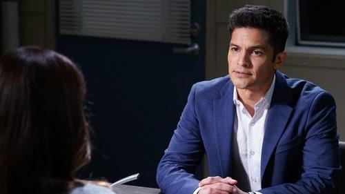 Pretty Little Liars Season 7 Episode 16 - The Glove That Rocks the Cradle