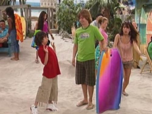 Hannah Montana Season 2 Episode 14 - Everybody Was Best Friend Fighting