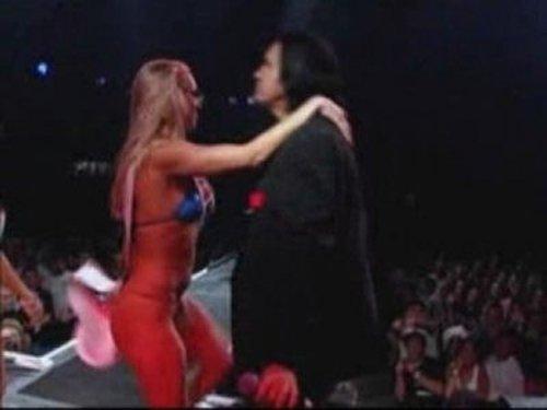 Gene Simmons: Family Jewels Season 1 Episode 12 - Shrinkwrapped