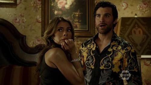 Rosewood Season 1 Episode 17 - Silkworms y Silencio