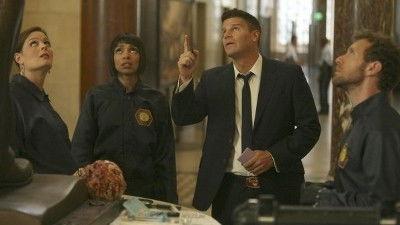 Bones Season 7 Episode 6 - The Crack in the Code