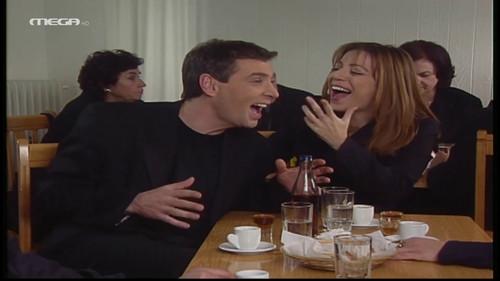 I love you you love me Season 1 Episode 13 - Ston psyhologo, Sto farmakeio, Kideia