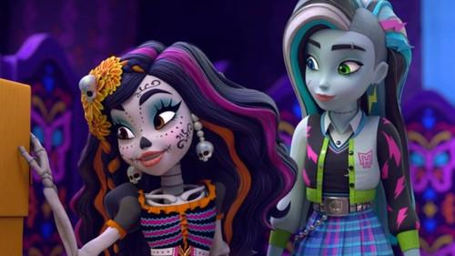 Monster High Season 1 Episode 42 - Sew Fierce