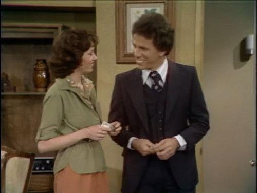 One Day at a Time Season 3 Episode 23 - Julie's Big Move (2)