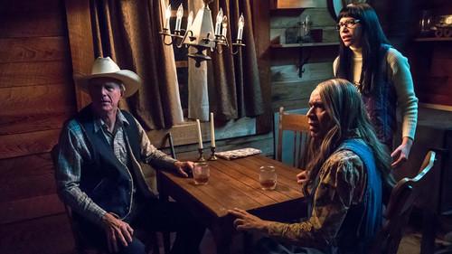 Portlandia Season 8 Episode 1 - Riot Spray