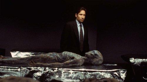 The X-Files Season 5 Episode 1 - Redux (2)