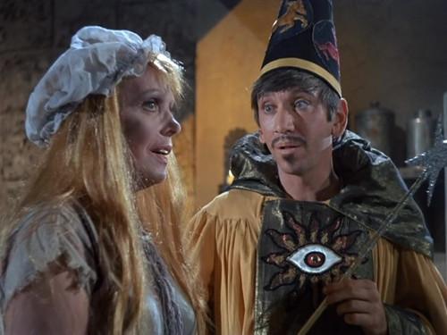 Gilligan's Island Season 3 Episode 19 - Lovey's Secret Admirer