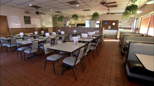 Restaurant: Impossible Season 6 Episode 3 - Creepy In Clearwater
