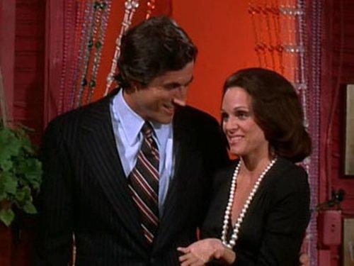 The Mary Tyler Moore Show Season 4 Episode 9 - Love Blooms at Hemples