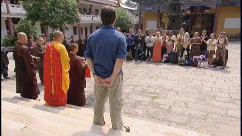 Survivor Season 15 Episode 1 - A Chicken's a Little Bit Smarter