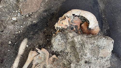 History of the World Season 8 Episode 6 - Pompeji - 1. The body’s