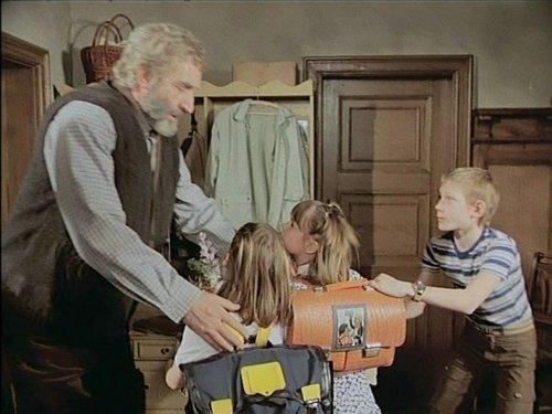 Ghosts from Outside Season 1 Episode 8 - The Space Tramps