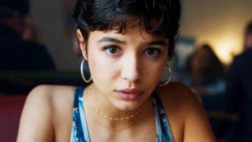 Stalk Season 1 Episode 8 - It-girl