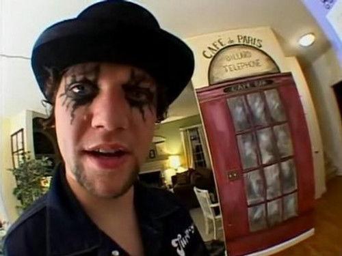 Viva La Bam Season 1 Episode 2 - Bam Hosts A Concert (a.k.a. Don't Feed Phil)