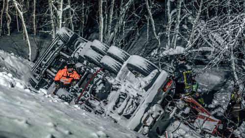 Ice Road Rescue Season 2 Episode 10 - Winter's End