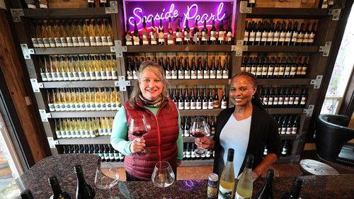 Seeing Canada Season 4 Episode 3 - Boating on Ontario's Rideau Canal and Visiting Abbotsford