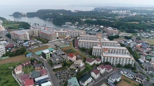 Document 72 Hours Season 8 Episode 24 - The Elderly Care Facility with a View of the Sea