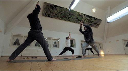 The Amazing Race Season 32 Episode 6 - I'm Not Even Walking, I'm Falling