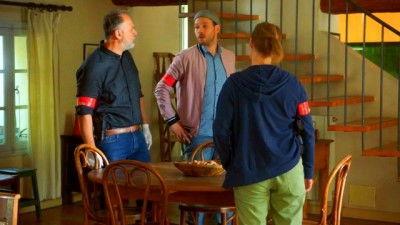 Candice Renoir Season 8 Episode 1 - Don't Let the Cat Out of the Bag