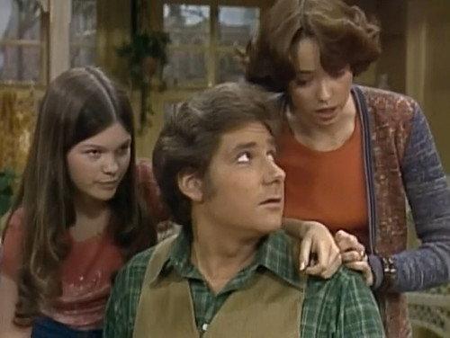 One Day at a Time Season 1 Episode 13 - Father David